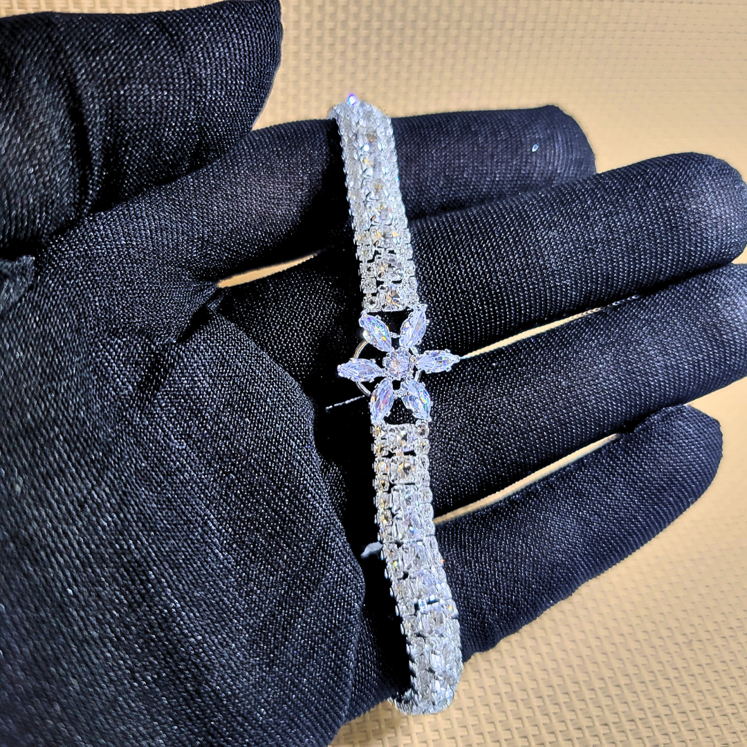 Luxury Crystal Flower Bracelet