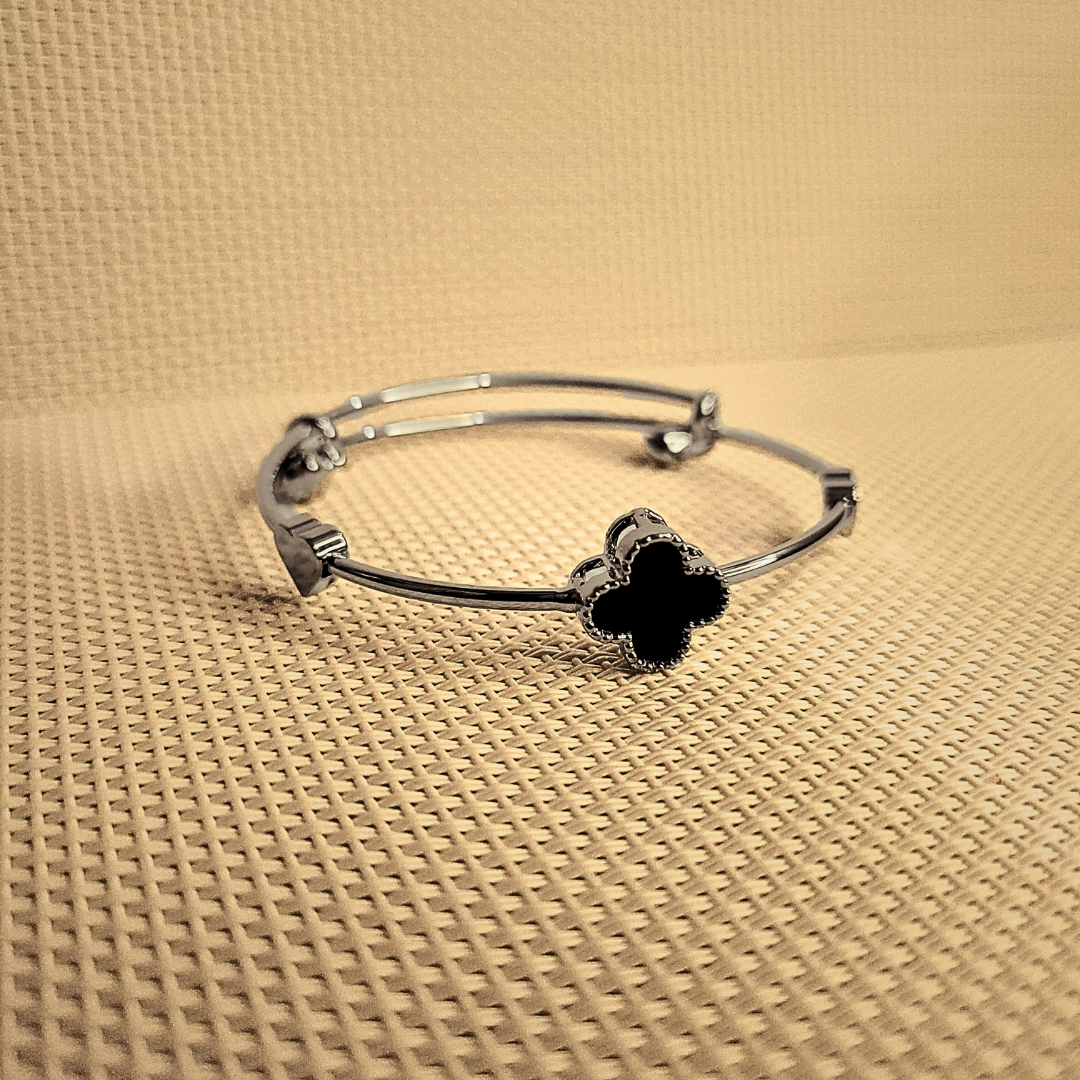 Four Leaf Clover Bangle - Silver