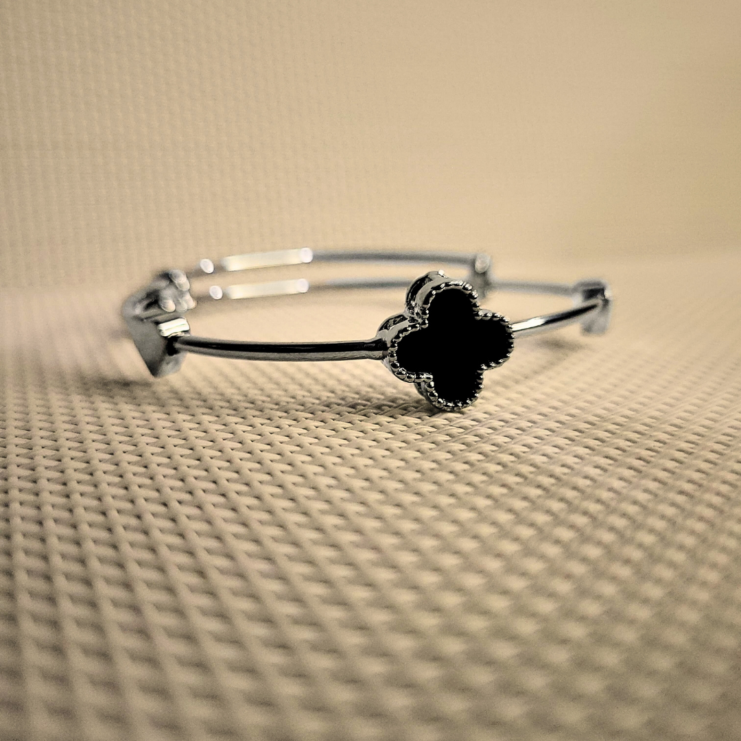 Four Leaf Clover Bangle - Silver