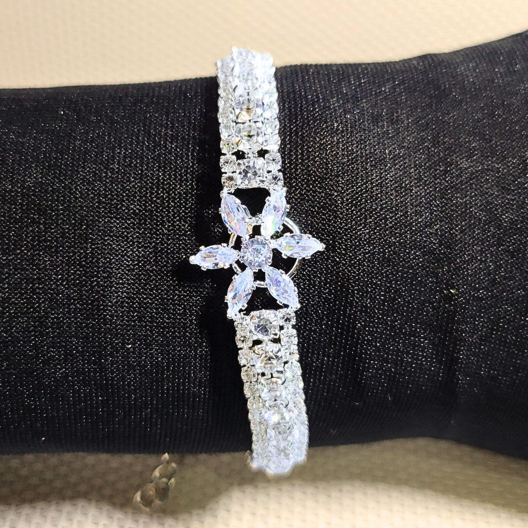 Luxury Crystal Flower Bracelet